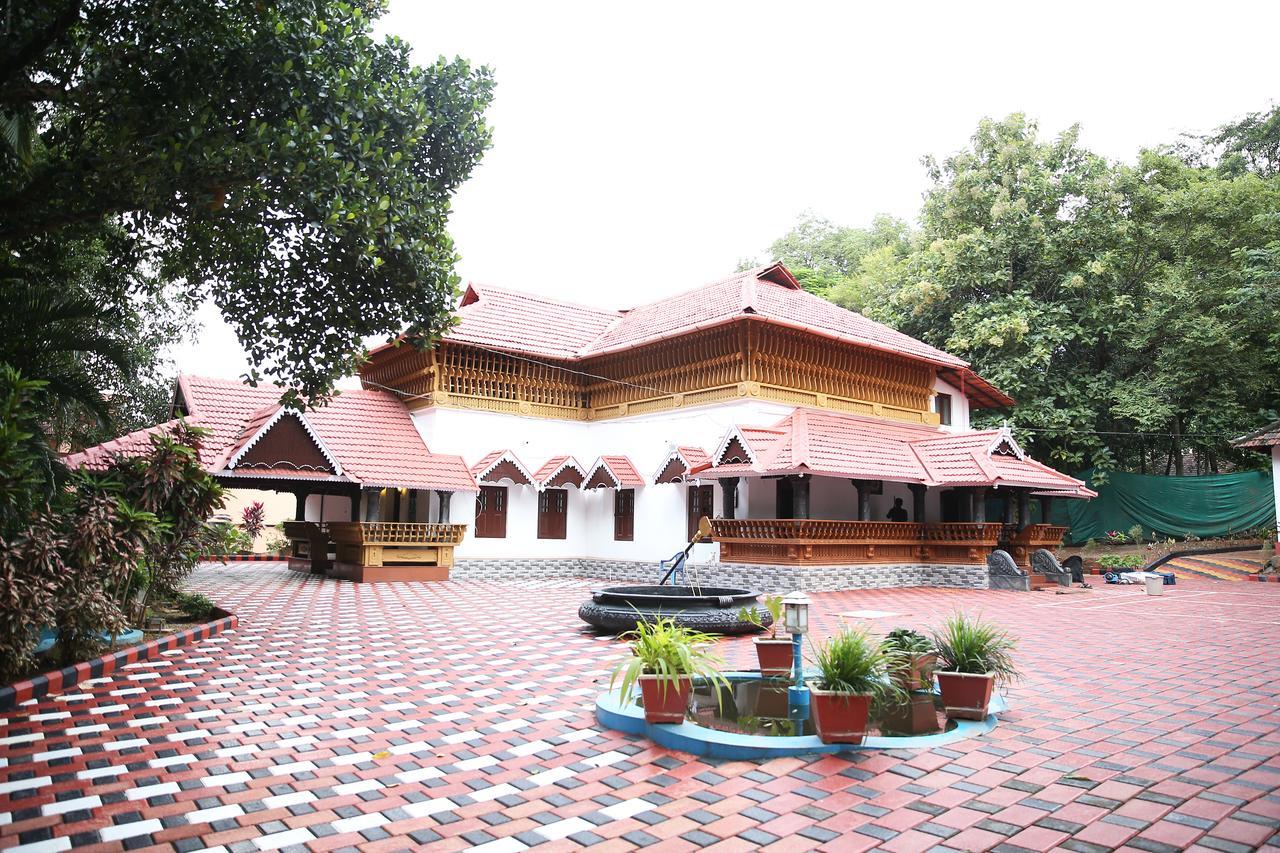 Ayur Vaidya Mana Hotel Palakkad Exterior photo